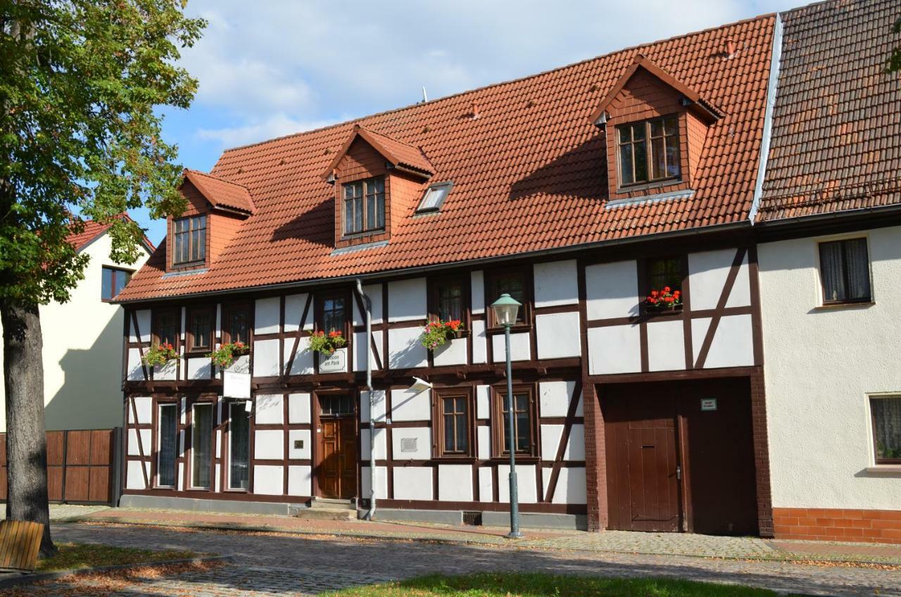 Pension Am Park Woerlitz Exterior foto